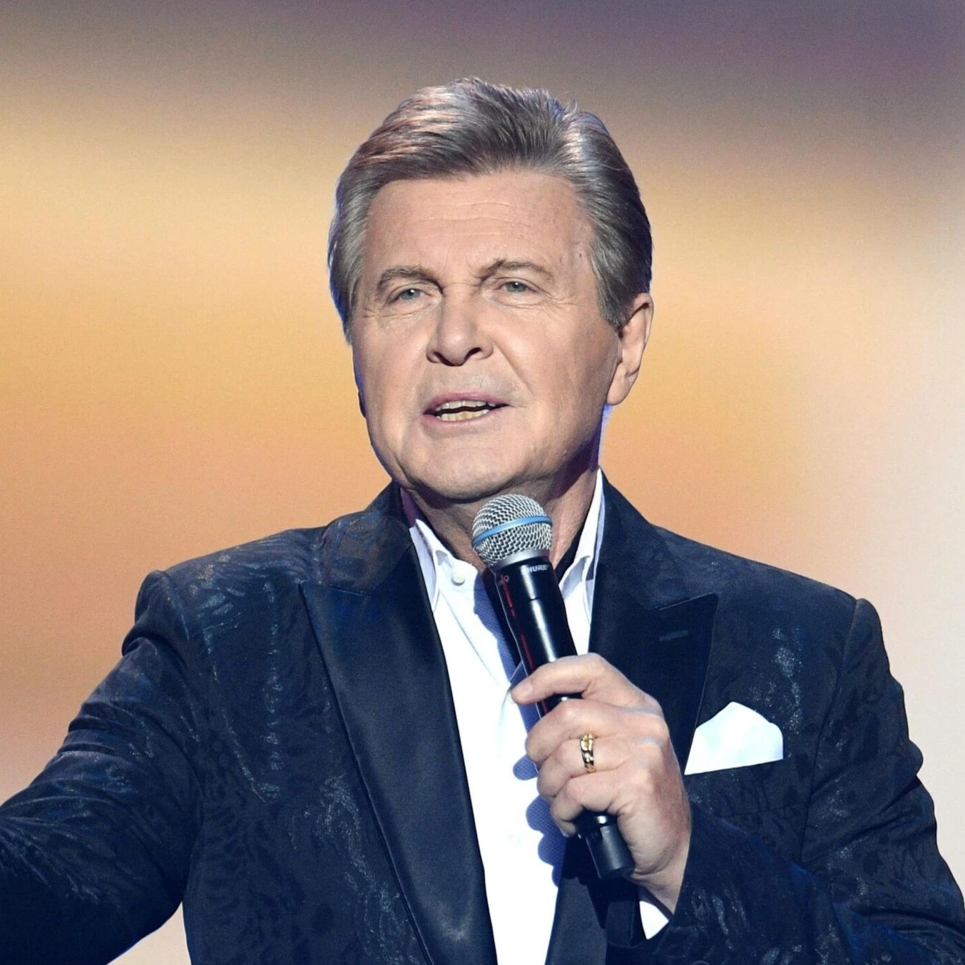 Лев Лещенко