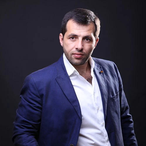 Сэм Петросян